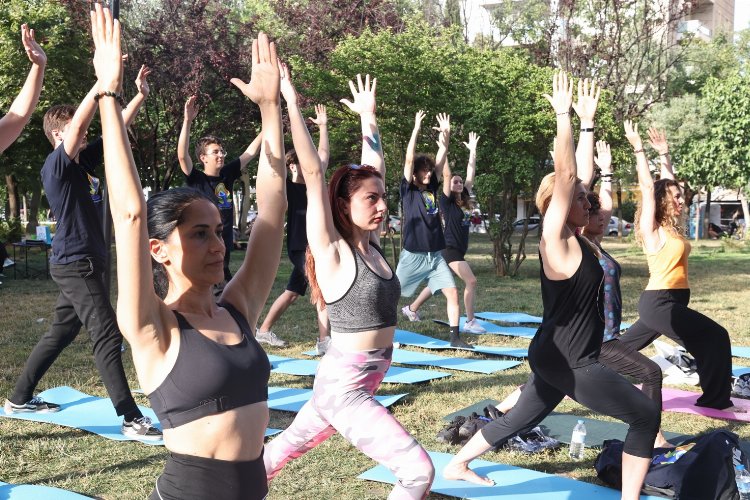 Bursa Nilüfer'de Yoga Günü’nü birlikte kutladılar