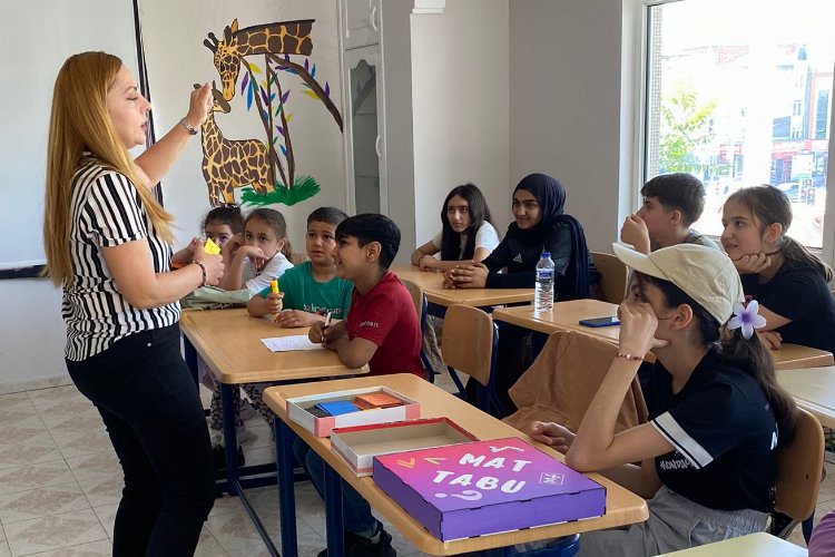 Bursa'da lösemiyi yenen çocuklar eğlenerek Matematik öğrendi