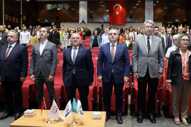 Kayseri Erciyes Üniversitesi'nden çifte kongre